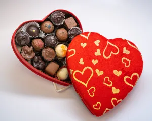 Heart box, red with gold hearts, 8 ounces