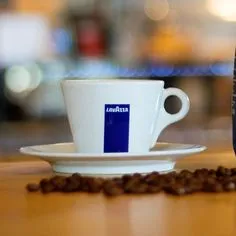 Lavazza Qualità Rossa Whole Bean Coffee, Medium Roast, 1 Kg